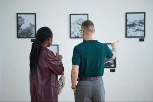 modern art exhibits vs contemporary exhibitions