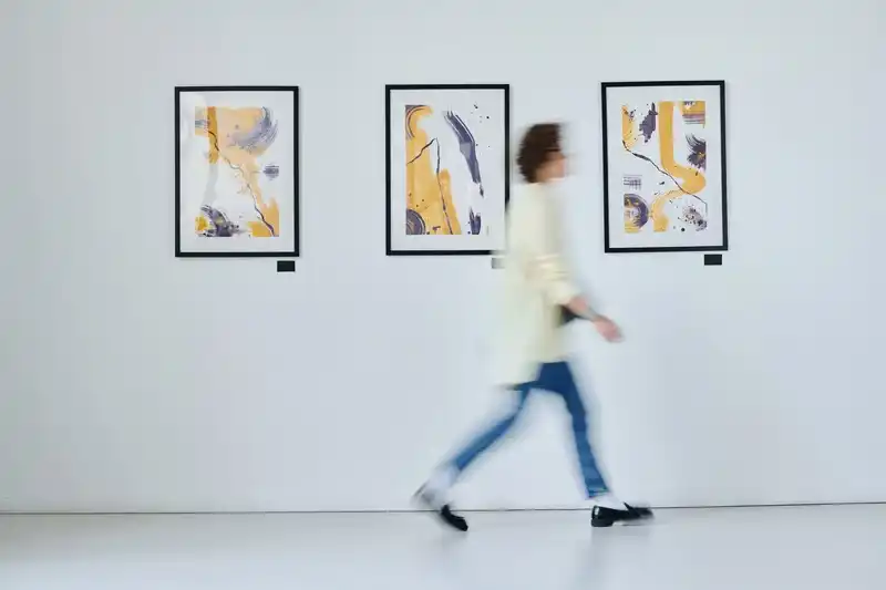 What types of artworks are typically shown in modern art exhibitions?